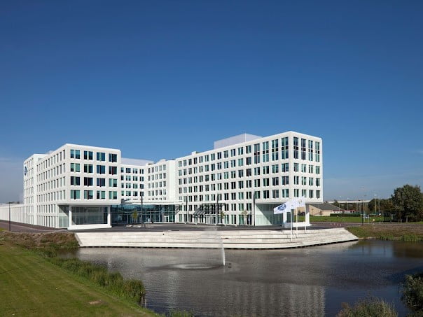 Foto van het kantoorpand in Amsterdam.